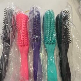 Detangling brush (assorted)